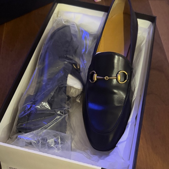 Authentic Women’s Gucci black Loafer with Gold Detail - Picture 4 of 4